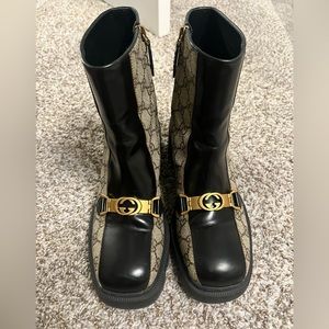 GUCCI GG Supreme Monogram Calfskin Interlocking G Womens Lug Sole Ankle Boots